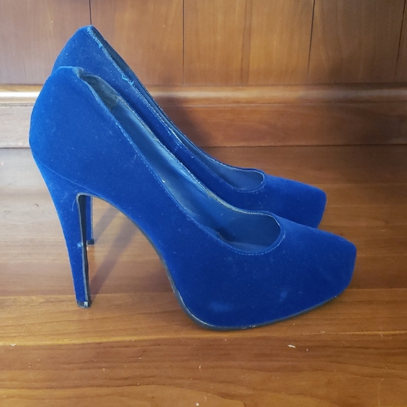 Blue heels - Picture 2 of 4